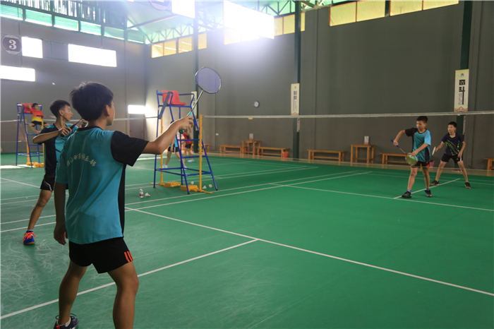 1、羽毛球小選手集結檳榔谷 備戰(zhàn)李寧杯全島羽毛球大賽