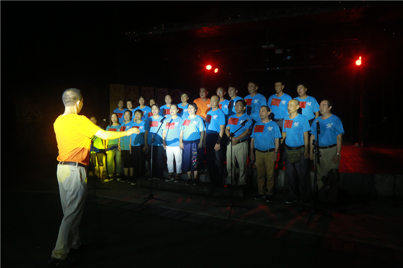 7、300名老同學分別40載 檳榔谷聚首重溫激情歲月