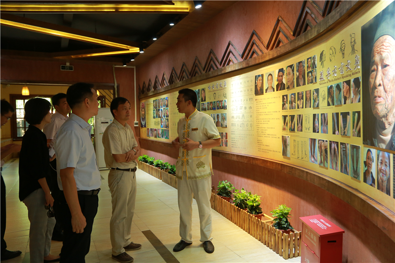 5、海南省商務(wù)廳黨組書記、廳長陳希一行到檳榔谷調(diào)研