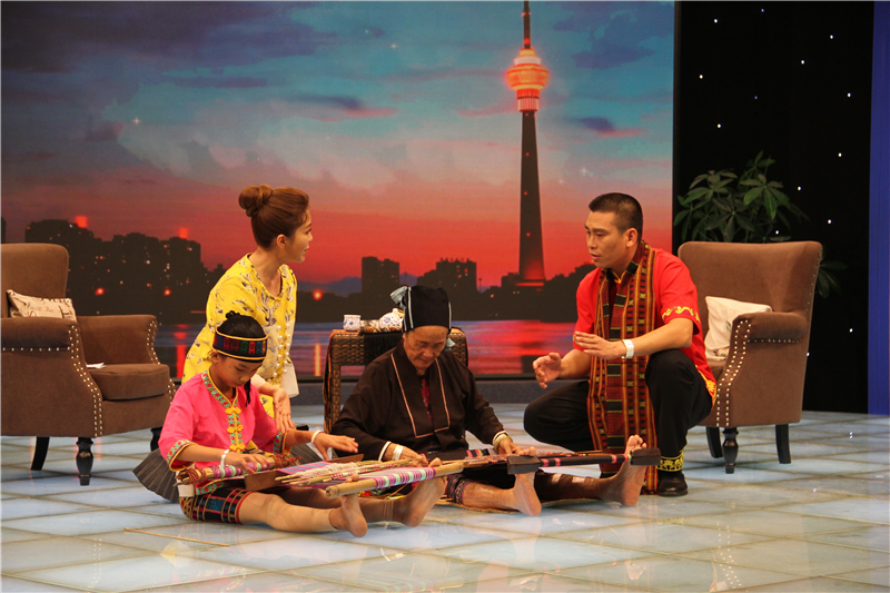 8、吉貴做客央視《逐夢時代》 講述“海南檳榔谷的旅游蛻變之路”