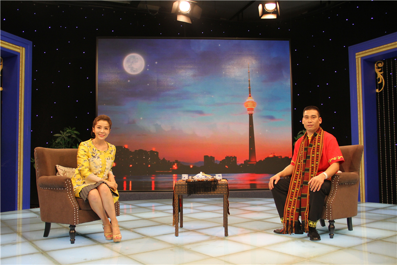 1、吉貴做客央視《逐夢時代》 講述“海南檳榔谷的旅游蛻變之路”