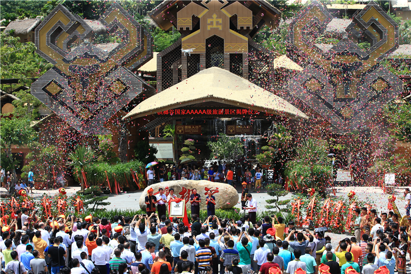 1、22年來，檳榔谷景區(qū)從一個(gè)小小的檳榔園，逐步發(fā)展成為全國(guó)首家民族文化5A級(jí)景區(qū)，民族文化旅游品牌得到顯著提升，走出了